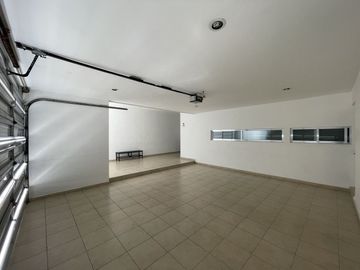 CASA EN VENTA EQUIPADA EN ALTABRISA MERIDA.