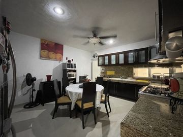 CASA EN VENTA EQUIPADA EN ALTABRISA MERIDA.