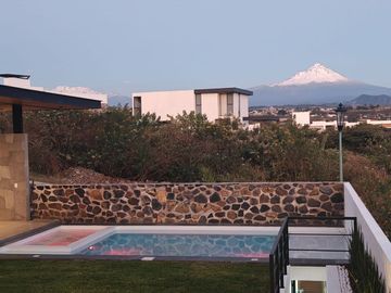 ¡Tu nuevo hogar de ensueño en Club de Golf Lomas de Cocoyoc!