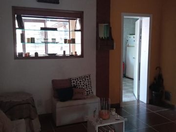 CASA 4 AMBIENTES CON JARDIN Y GALERIA EN VILLA BALLESTER