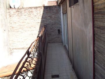 Casa 4 ambientes c/ cochera, patio c/ quincho y terraza