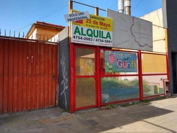 Casona s/Ayacucho a metros de 3 de Febrero
