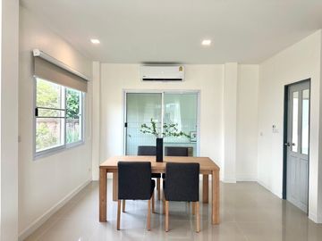 2-Storey Detached House for Sale in Q House Wararom