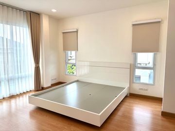 2-Storey Detached House for Sale in Q House Wararom