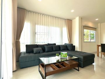 2-Storey Detached House for Sale in Q House Wararom