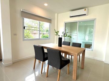 2-Storey Detached House for Sale in Q House Wararom