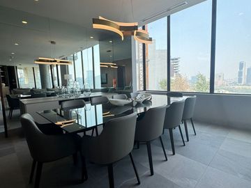 Departamento de lujo de un piso completo en Venta en Privanzas