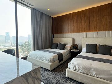 Departamento de lujo de un piso completo en Venta en Privanzas