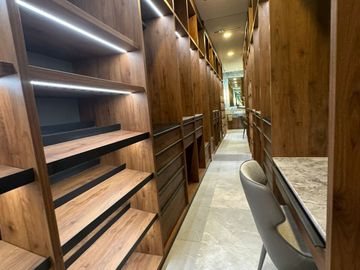 Departamento de lujo de un piso completo en Venta en Privanzas