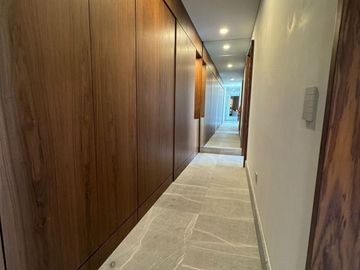 Departamento de lujo de un piso completo en Venta en Privanzas