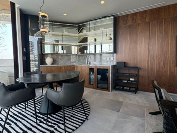 Departamento de lujo de un piso completo en Venta en Privanzas