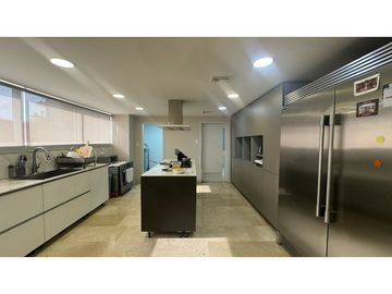 VENDO EXCLUSIVO APARTAMENTO EN BUEN SECTOR DE LA CIUDAD