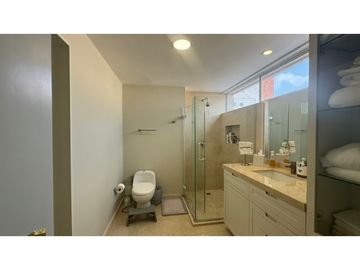 VENDO EXCLUSIVO APARTAMENTO EN BUEN SECTOR DE LA CIUDAD