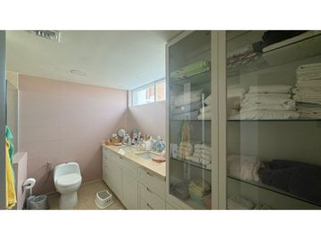 VENDO EXCLUSIVO APARTAMENTO EN BUEN SECTOR DE LA CIUDAD