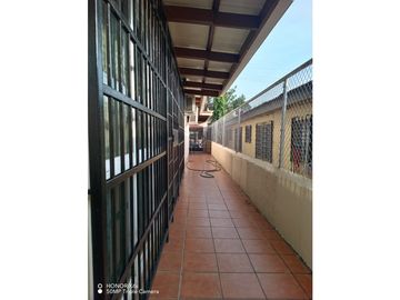 Venta de Amplia, Fresca y  Acogedora Casa Amoblada  en Muy Buena Zona