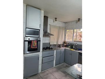 VENTA Casa 3 Amb. Mas 2 Dptos. 2 y 3 amb. -Todos los servicios!!!