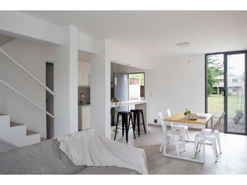 VENTA- 4 DUPLEX-2 DORM. B° LOS NOGALES, JESÚS MARA