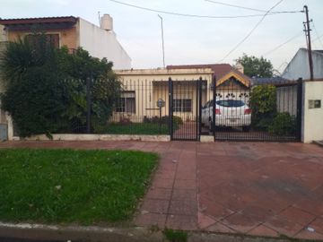 Chalet en venta en Temperley Este
