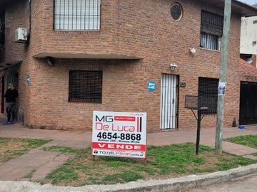 Casa PH en venta en Ramos Mejia Sur
