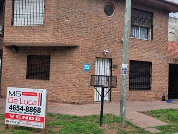 Casa PH en venta en Ramos Mejia Sur