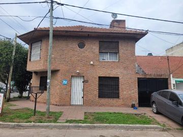 Casa PH en venta en Ramos Mejia Sur