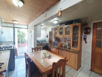 Casa en Venta en Av. La Florida/Enrique Olivares/ Alicahue