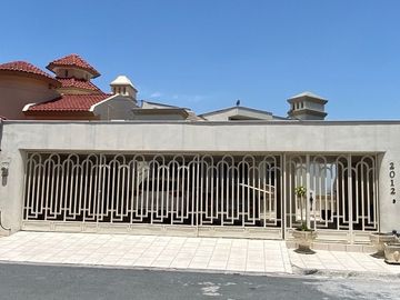 CASA EN VENTA  CONTRY LAS AGUILAS