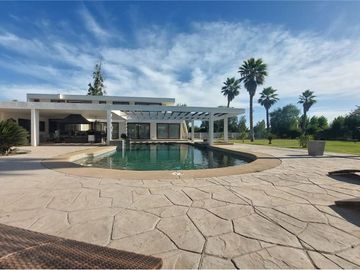 VENTA CASA EL ALGARROBAL II NEGOCIABLE.
