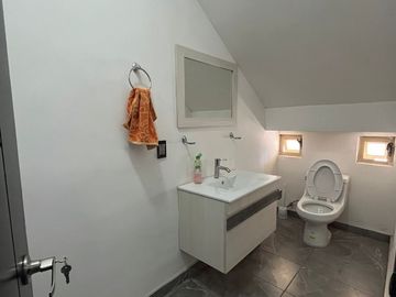 CASA EN VENTA EN FRACC. PRIVADO