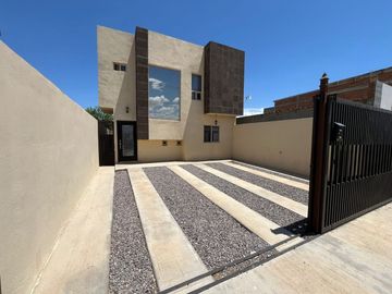 CASA EN VENTA EN FRACC. PRIVADO