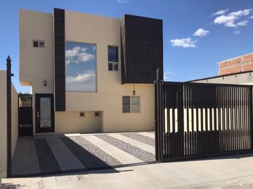 CASA EN VENTA EN FRACC. PRIVADO