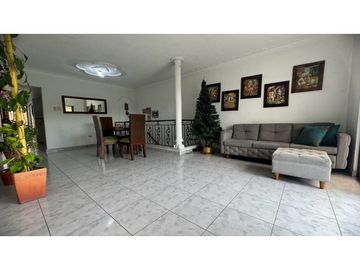 Casa bifamiliar de dos pisos en venta Barrio Zamorano Palmira Valle