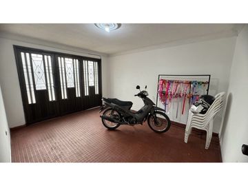 Casa bifamiliar de dos pisos en venta Barrio Zamorano Palmira Valle