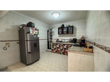 Casa bifamiliar de dos pisos en venta Barrio Zamorano Palmira Valle