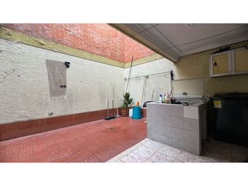 Casa bifamiliar de dos pisos en venta Barrio Zamorano Palmira Valle