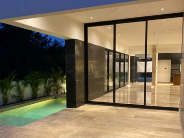 CASA EN VENTA EN MÉRIDA, PRIVADA PASEOS DEL COUNTRY, MAYO 2023