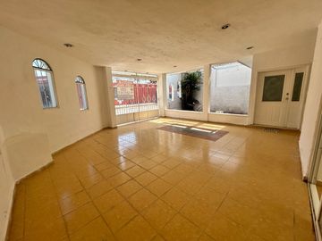 CASA EN VENTA, UNA PLANTA 