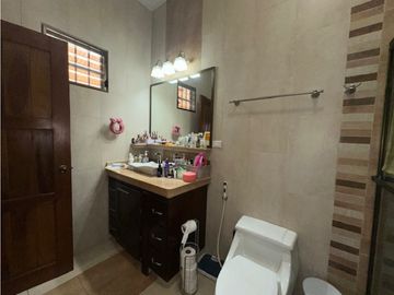 ALQUILER O VENTA DE AMPLIA Y HERMOSA CASA EN PENONOME