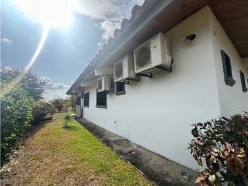 ALQUILER O VENTA DE AMPLIA Y HERMOSA CASA EN PENONOME