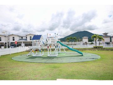 VENTA DE CASA EN ESQUINA EN PLAYA DORADA
