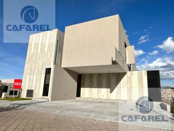 Casa en LOMAS DEL CAMPANARIO NTE en VENTA (MT)