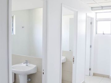 Oficina en Venta en Av el Salto 4001