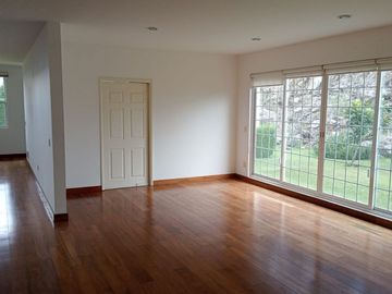 Excelente casa cerca de Santa Fe