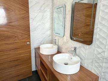 ¡Tu Hogar de Ensueño en Fraccionamiento Aqua 3 Lago Esmeralda!