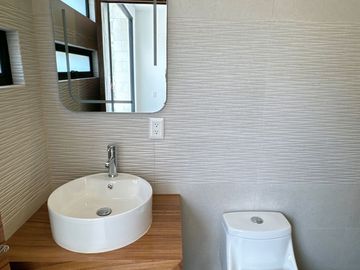 ¡Tu Hogar de Ensueño en Fraccionamiento Aqua 3 Lago Esmeralda!