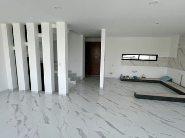 ¡Tu Hogar de Ensueño en Fraccionamiento Aqua 3 Lago Esmeralda!