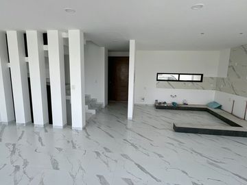 ¡Tu Hogar de Ensueño en Fraccionamiento Aqua 3 Lago Esmeralda!