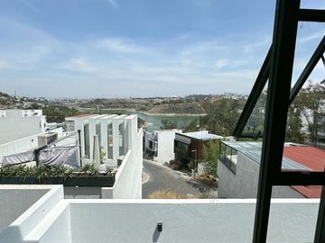 ¡Tu Hogar de Ensueño en Fraccionamiento Aqua 3 Lago Esmeralda!