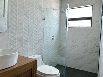 ¡Tu Hogar de Ensueño en Fraccionamiento Aqua 3 Lago Esmeralda!