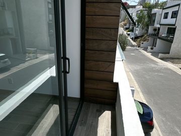 ¡Tu Hogar de Ensueño en Fraccionamiento Aqua 3 Lago Esmeralda!